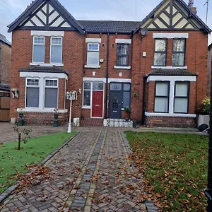 Budget - 9 East Grange Drive Leeds (West Yorkshire)