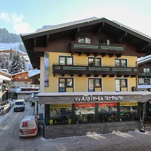 https://hotel-conrad.saalbachhinterglemmhotels.com