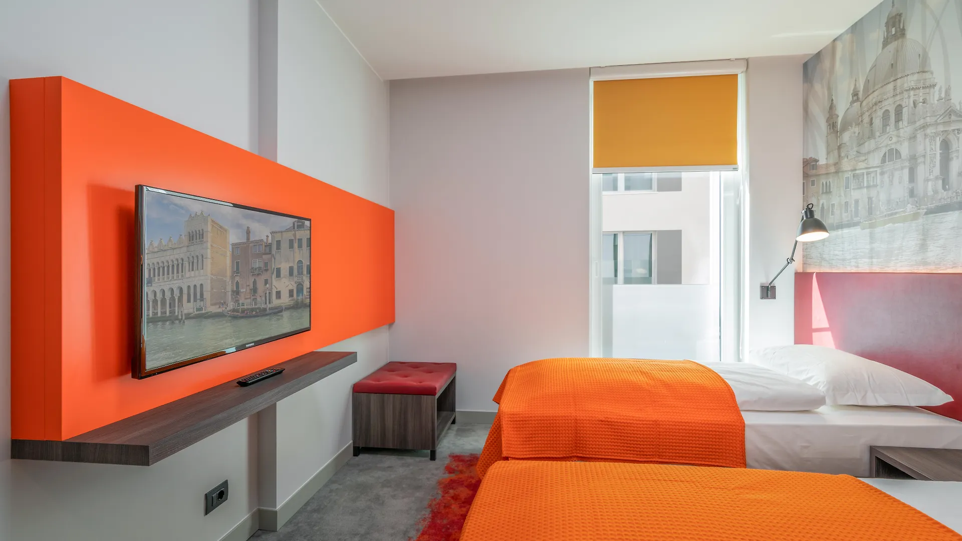 Campanile Vienna South Hotell