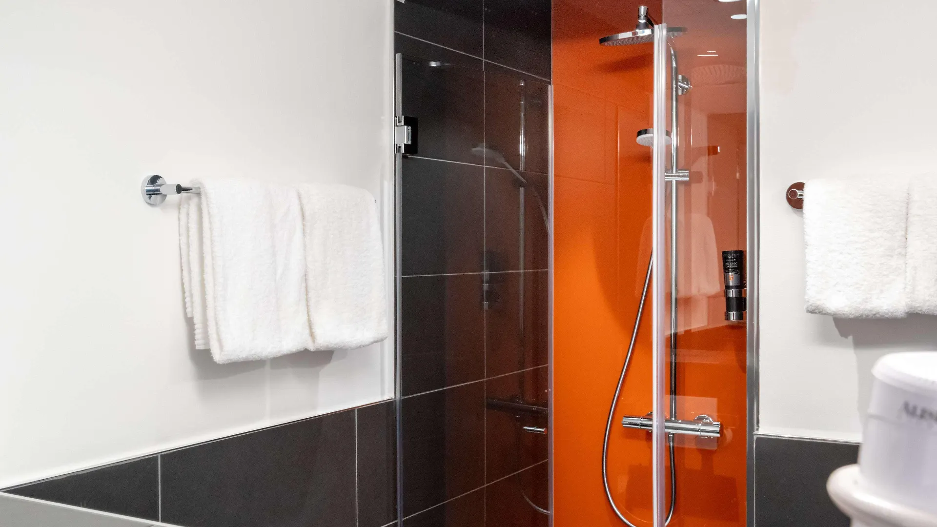 Campanile Vienna South Hotell
