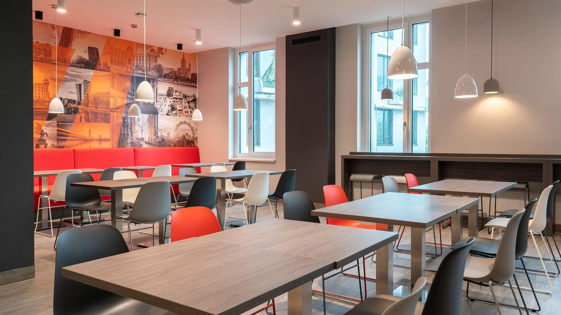 Campanile Vienna South Hotell