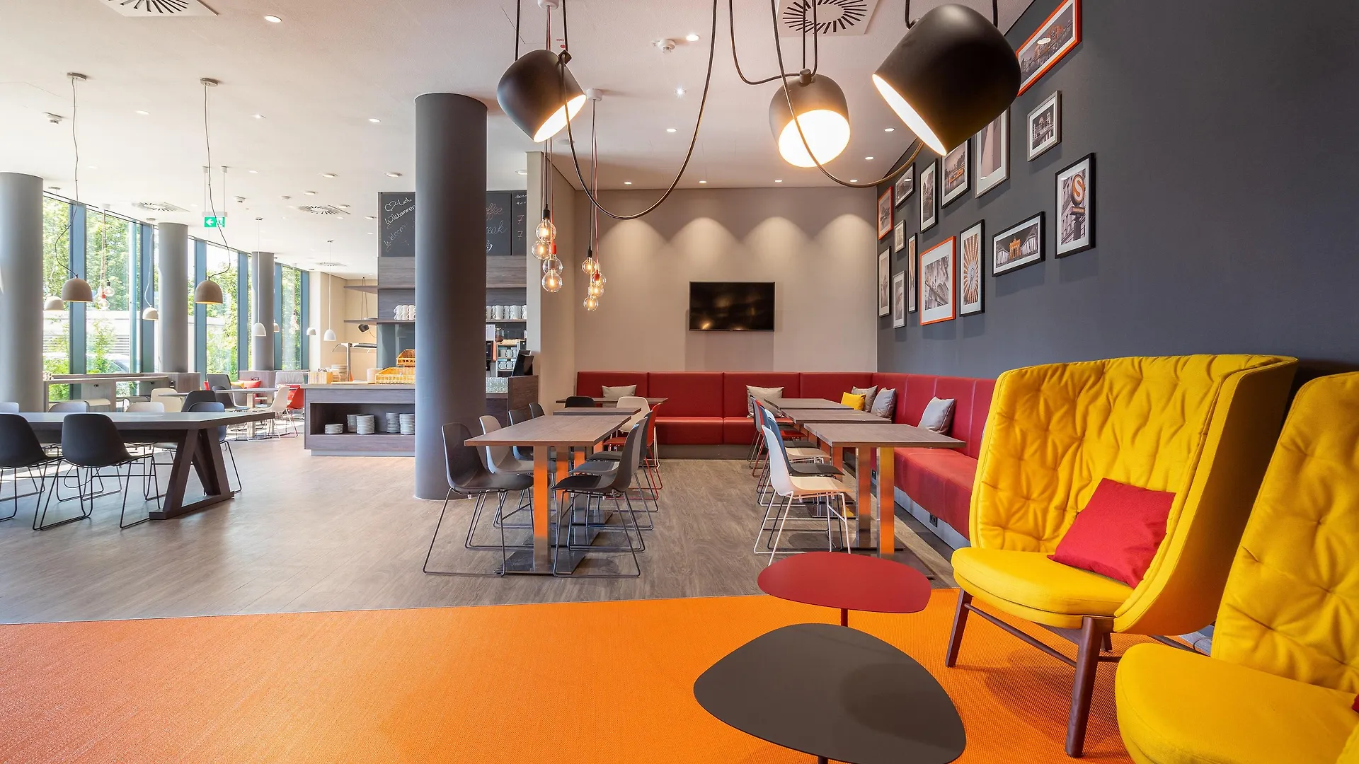Campanile Vienna South Hotell
